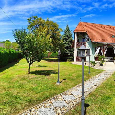 BalatongyörökBalaton Garden公寓 外观 照片