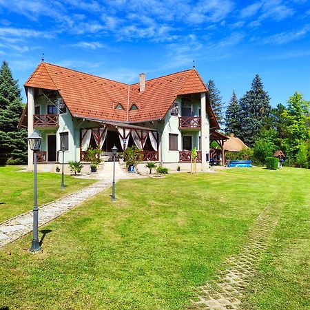 BalatongyörökBalaton Garden公寓 外观 照片