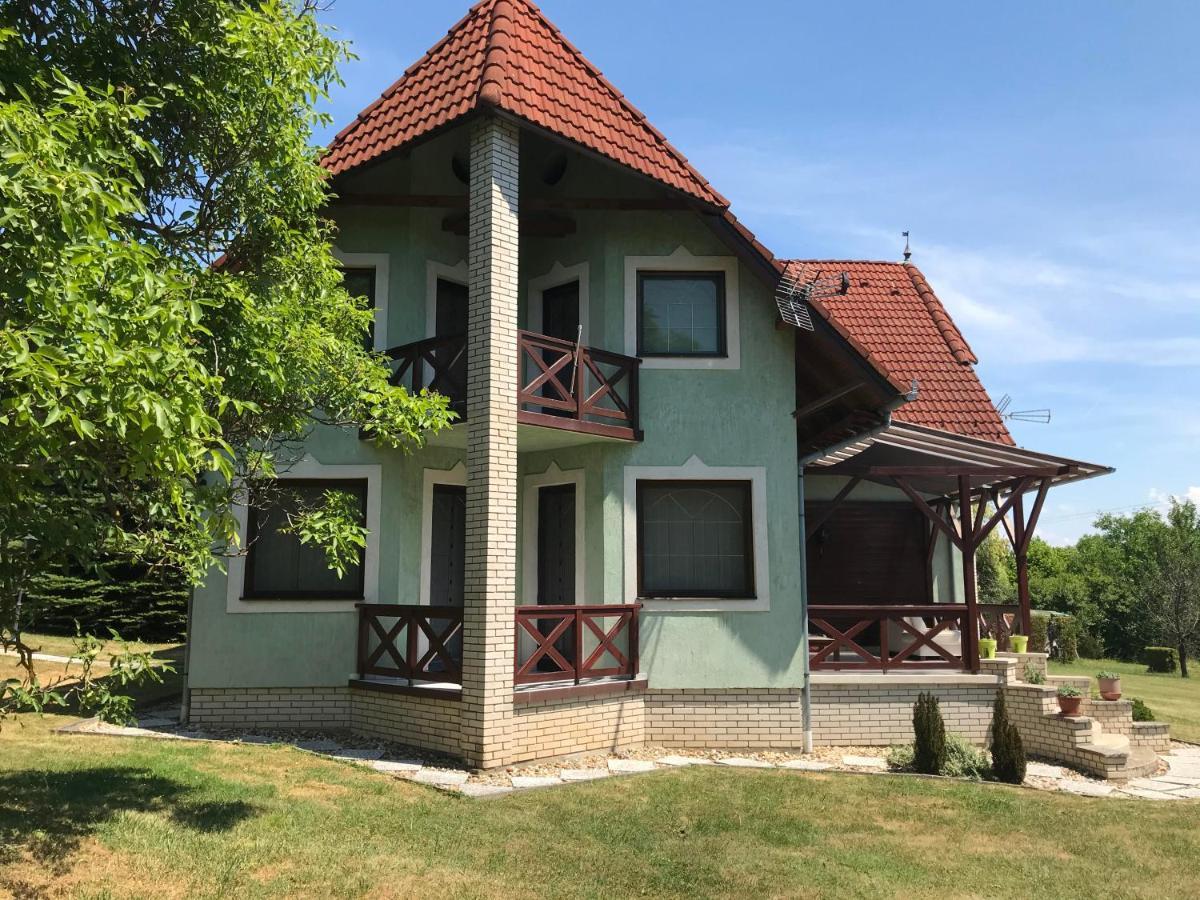 BalatongyörökBalaton Garden公寓 外观 照片
