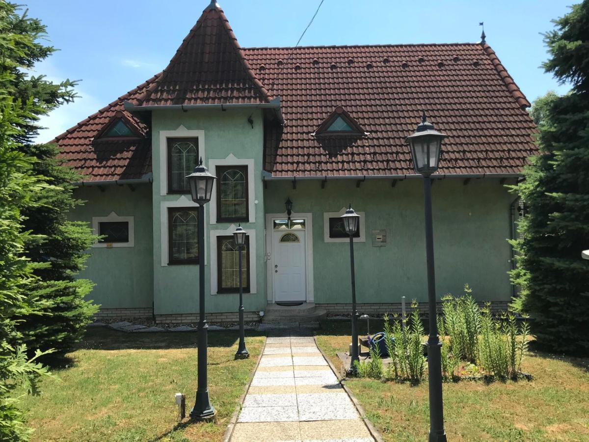BalatongyörökBalaton Garden公寓 外观 照片